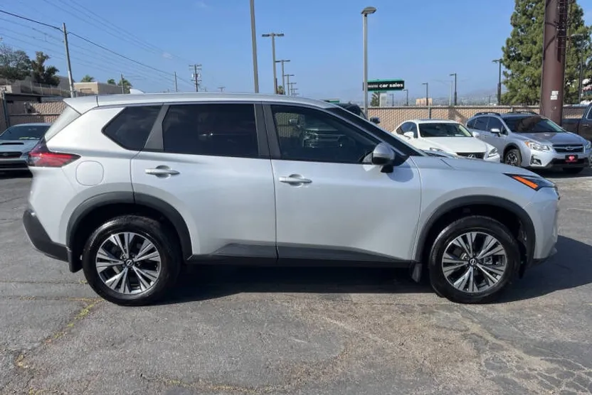 2023 Nissan Rogue SV photo 1