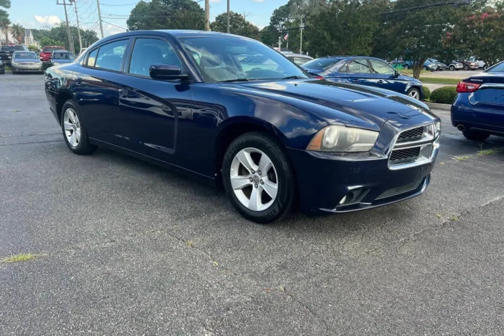 2014 Dodge Charger SXT photo 1