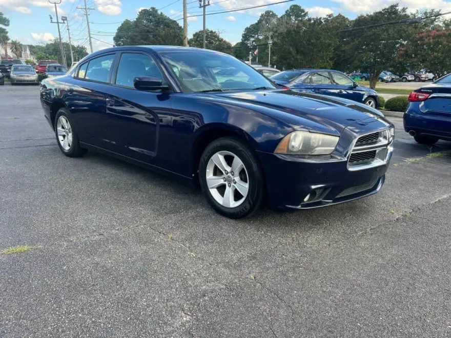 2014 Dodge Charger SXT photo 1