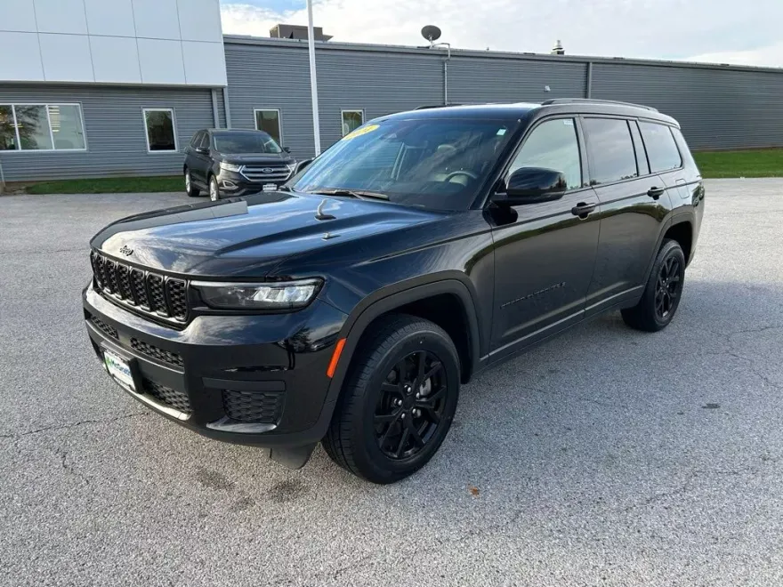 2024 Jeep Grand Cherokee Altitude photo 1