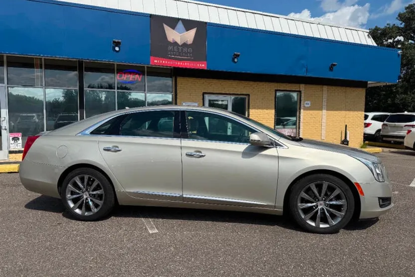 2013 Cadillac XTS Base photo 1