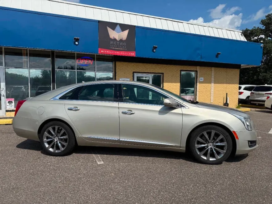 2013 Cadillac XTS Base photo 1