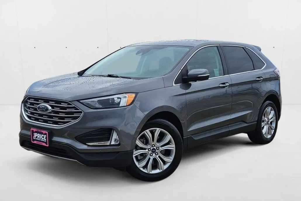 2022 Ford Edge Titanium photo 1