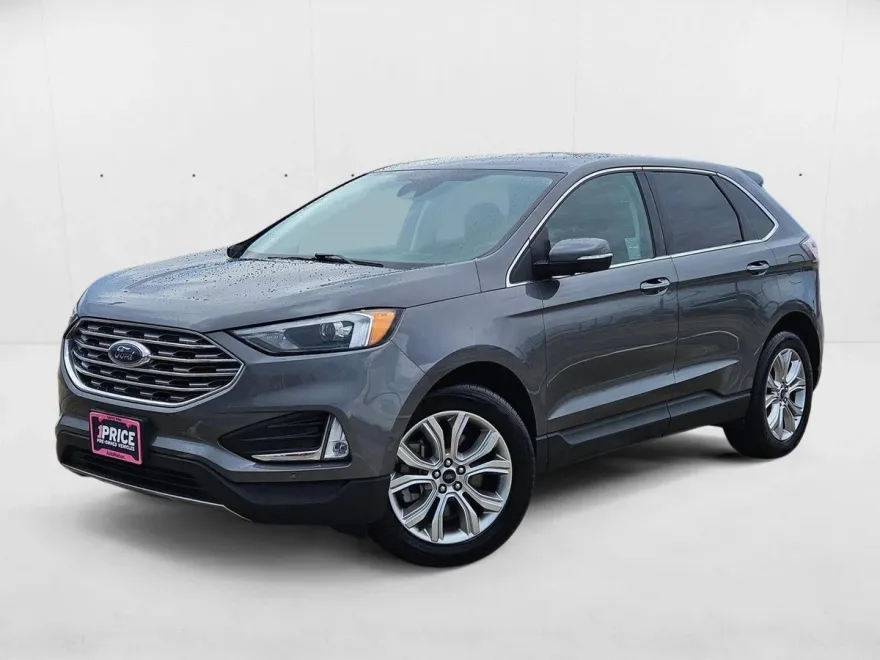 2022 Ford Edge Titanium photo 1