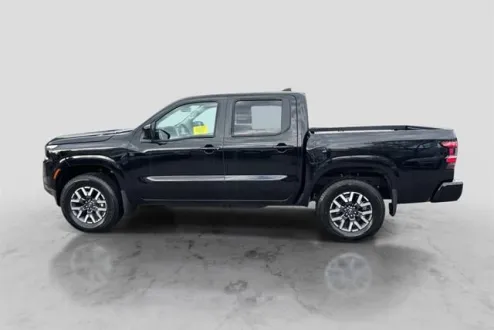2025 Nissan Frontier SL photo 2