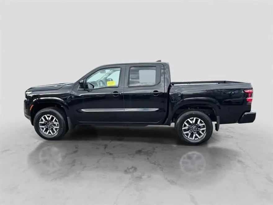 2025 Nissan Frontier SL photo 2