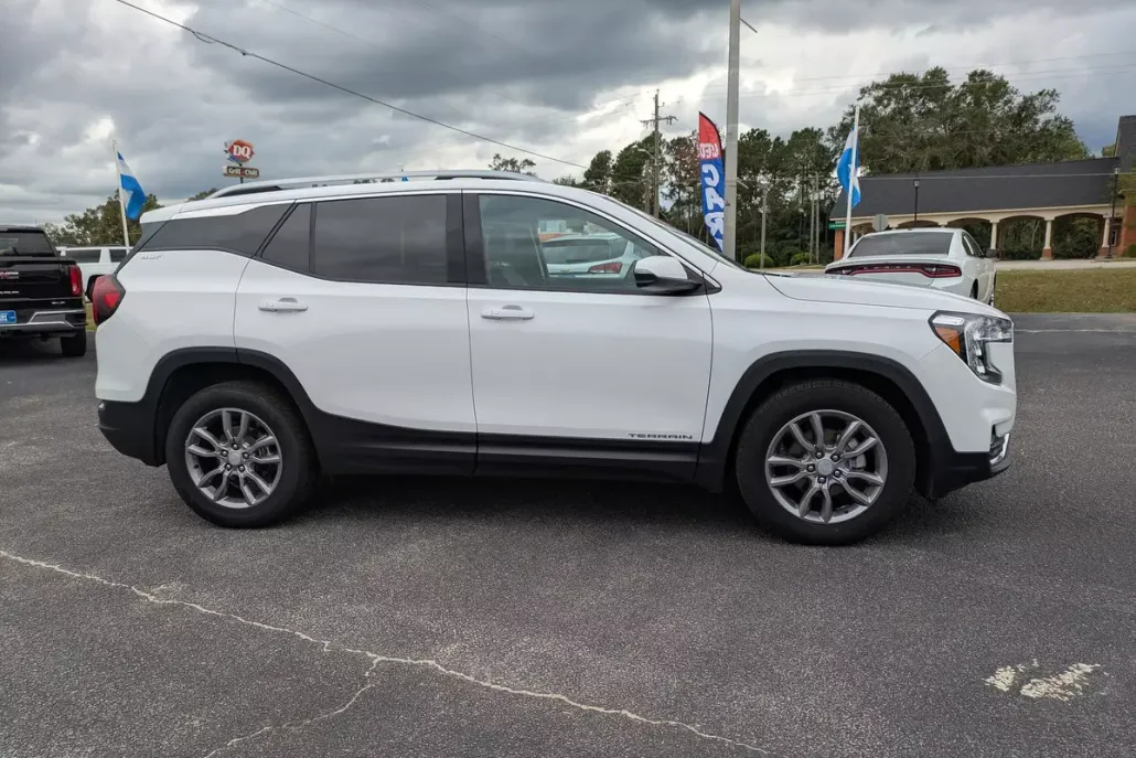 2024 Gmc Terrain SLT photo 1
