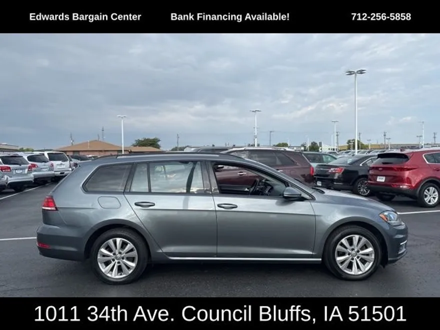 2018 Volkswagen Golf SportWagen S 4Motion photo 1