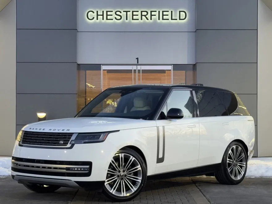 2025 Land Rover Range Rover SE photo 1