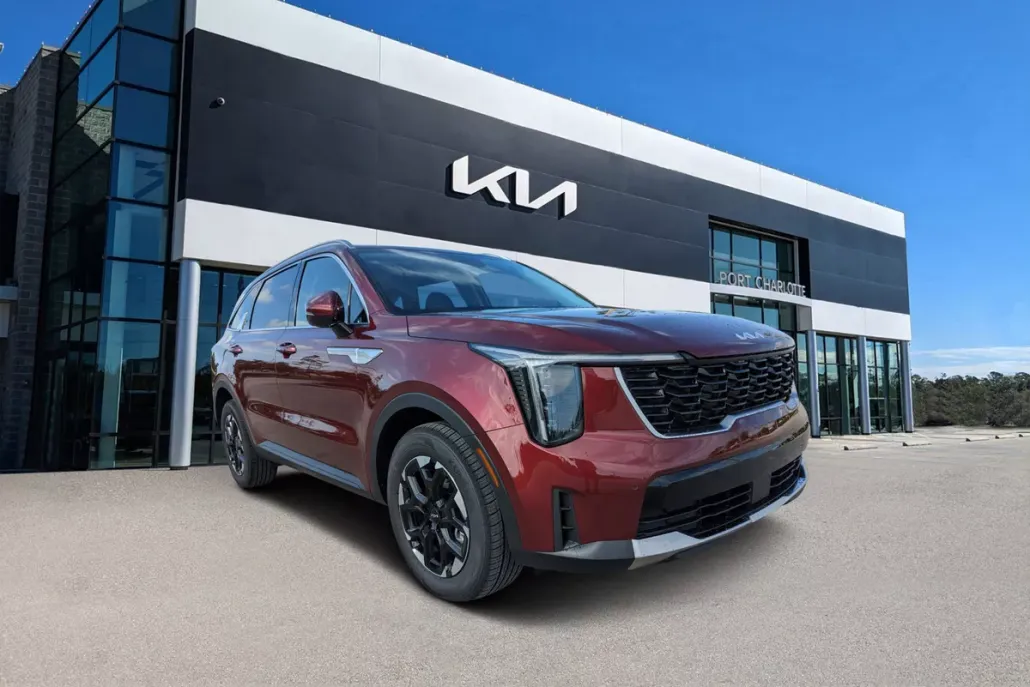 2025 Kia Sorento S photo 1