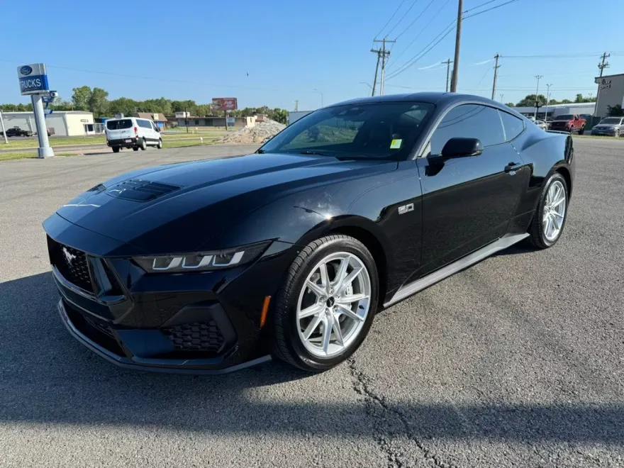 2025 Ford Mustang GT Premium photo 1