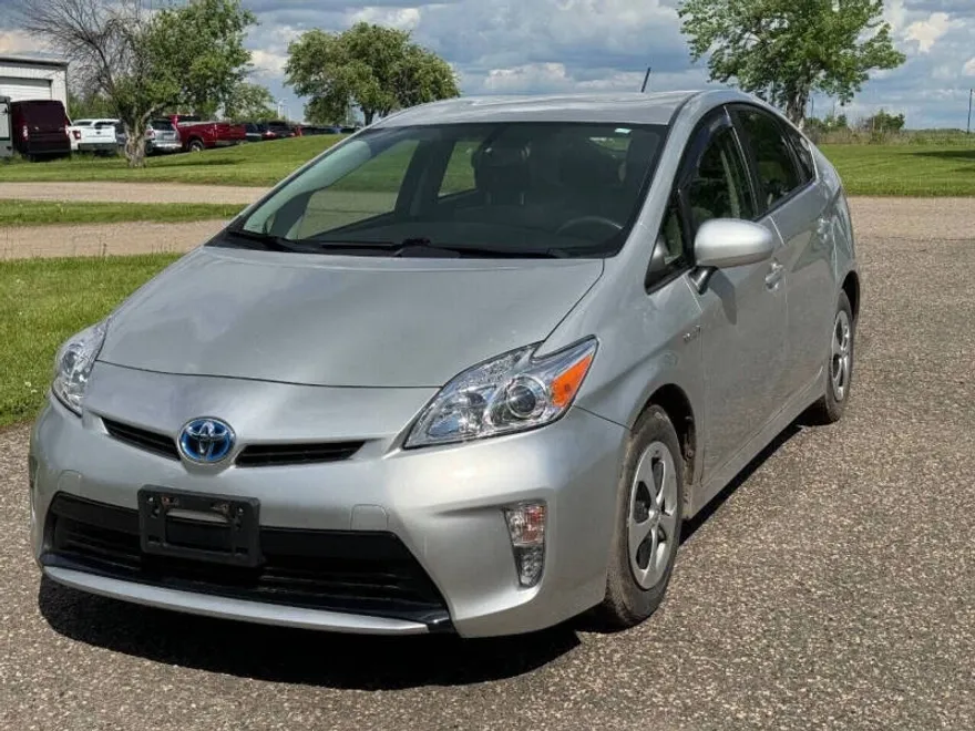 2013 Toyota Prius Four photo 1