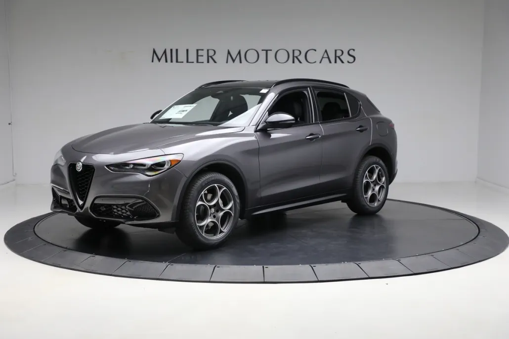 2025 Alfa Romeo Stelvio Sprint Base photo 1