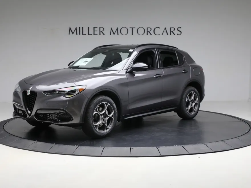 2025 Alfa Romeo Stelvio Sprint Base photo 1