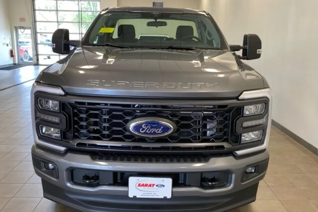 2025 Ford F-350 photo 1