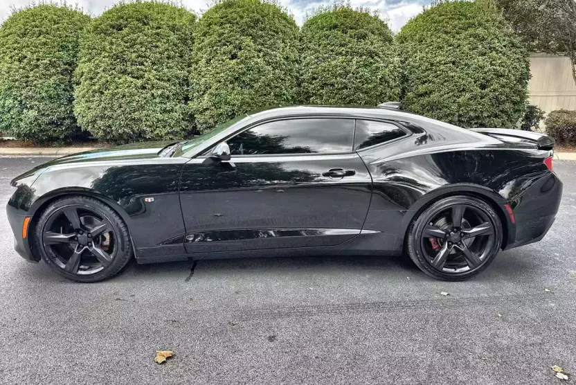 2018 Chevrolet Camaro 1LT photo 1