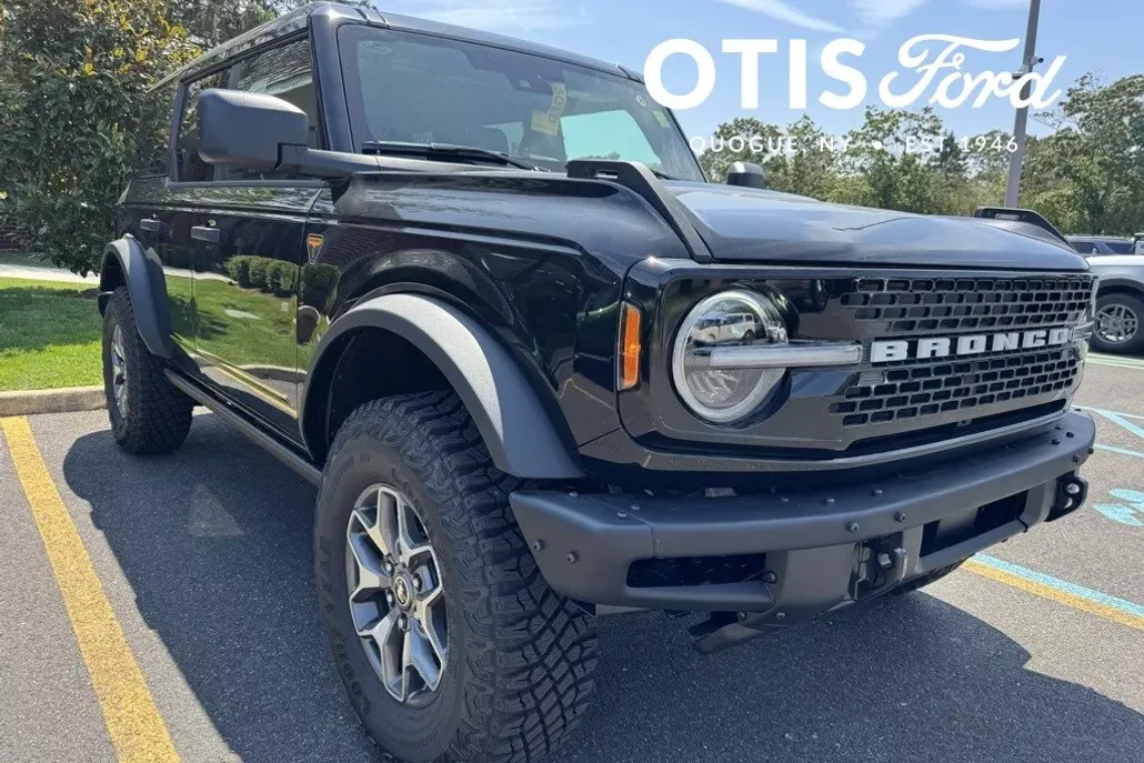 2025 Ford Bronco Badlands photo 1