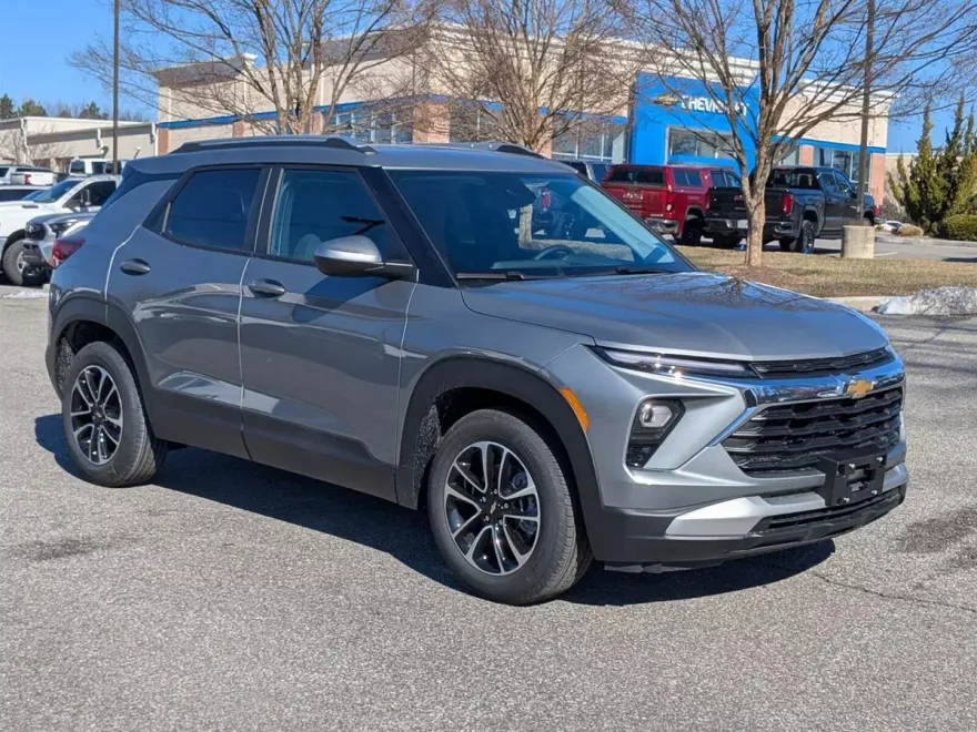 2025 Chevrolet Trailblazer LT photo 1