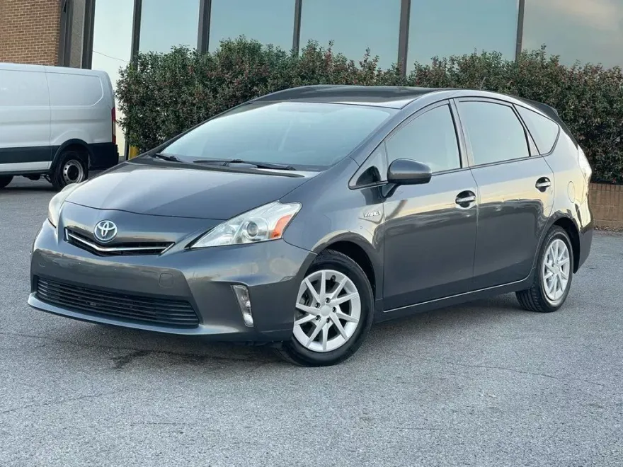 2014 Toyota Prius V Two photo 1