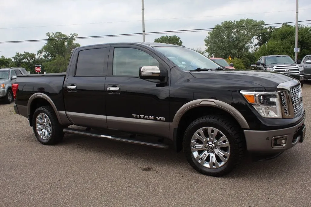 2018 Nissan Titan Platinum Reserve photo 1