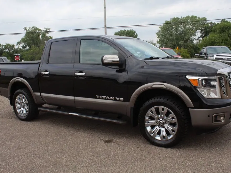 2018 Nissan Titan Platinum Reserve photo 1