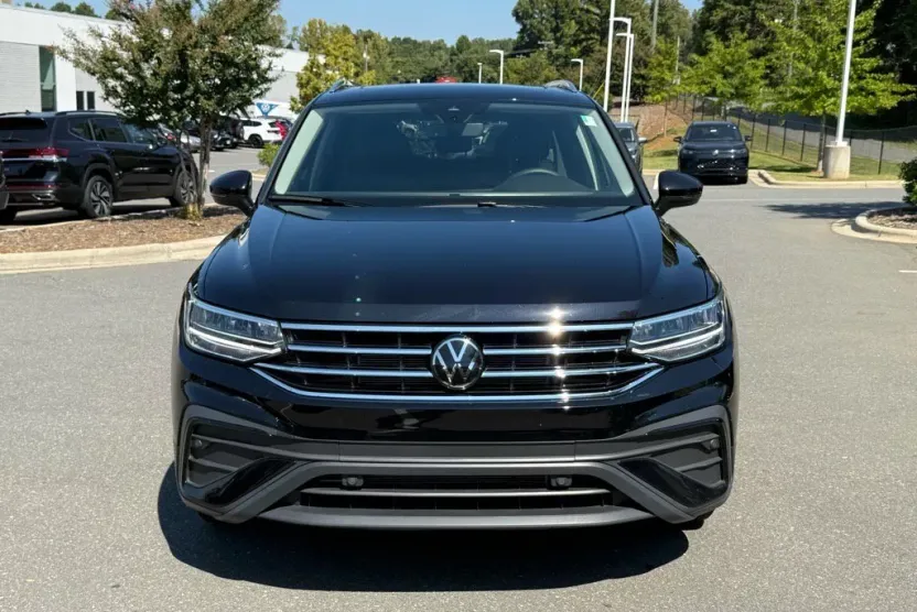 2024 Volkswagen Tiguan SE Wolfsburg Edition photo 1