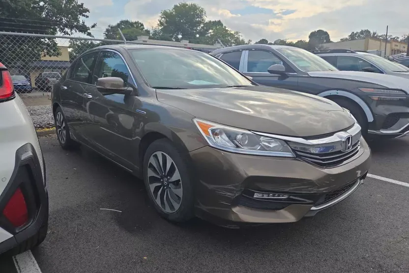2017 Honda Accord Hybrid EX-L photo 1