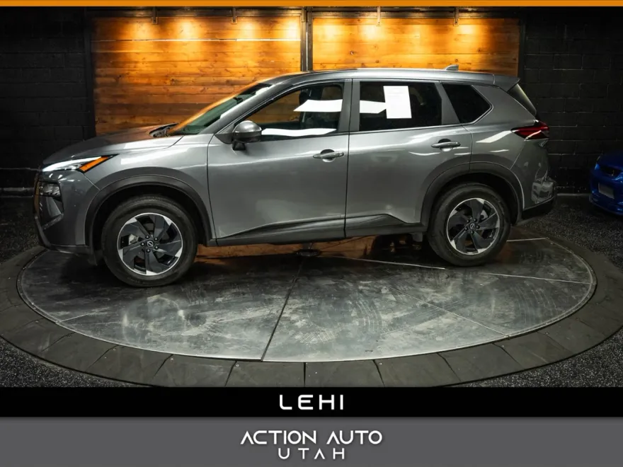 2024 Nissan Rogue SV photo 1