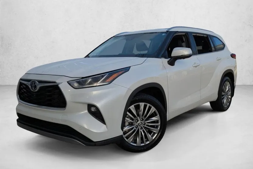 2024 Toyota Highlander Platinum photo 1