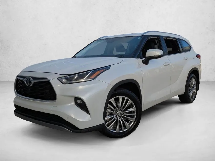 2024 Toyota Highlander Platinum photo 1