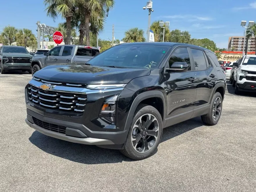 2026 Chevrolet Equinox LT photo 1