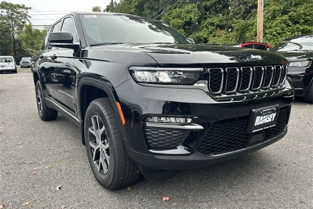 2025 Jeep Grand Cherokee Limited photo 1