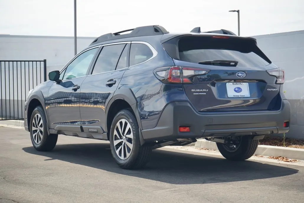 2025 Subaru Outback Premium photo 1