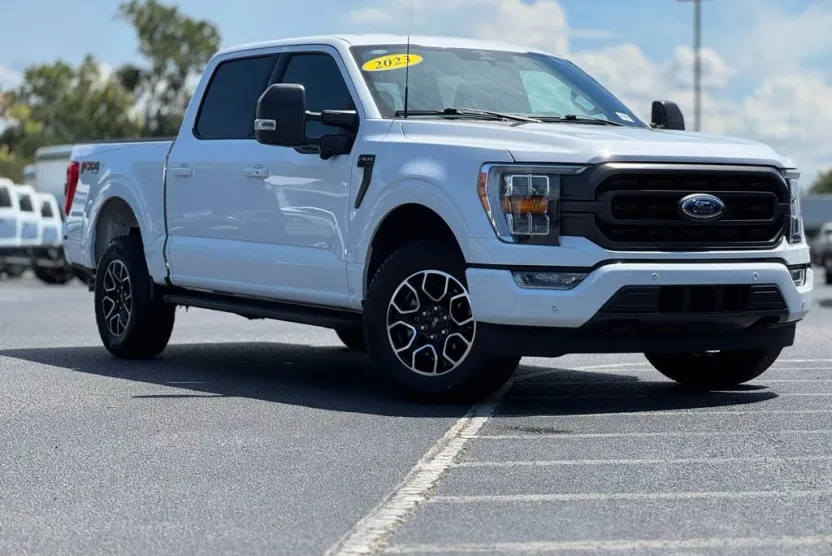 2023 Ford F-150 XLT photo 1