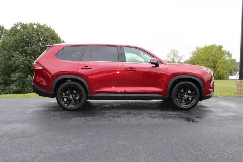 2025 Toyota Grand Highlander Platinum photo 1