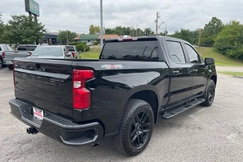 2022 Chevrolet Silverado 1500 Custom photo 1