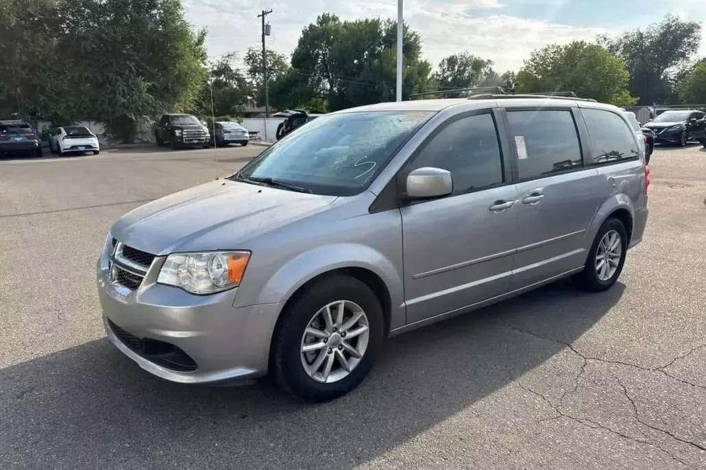 2016 Dodge Grand Caravan SXT photo 1