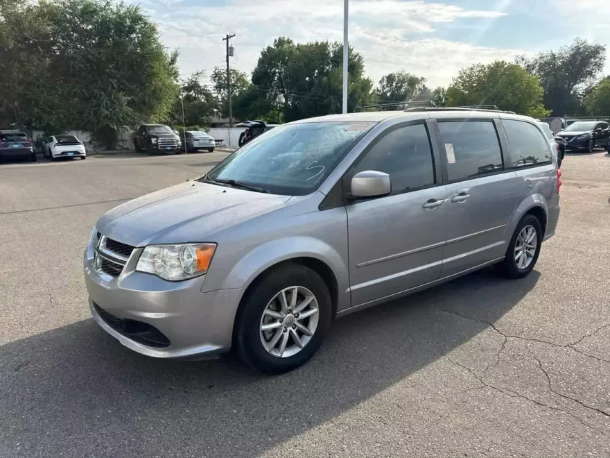 2016 Dodge Grand Caravan SXT photo 1