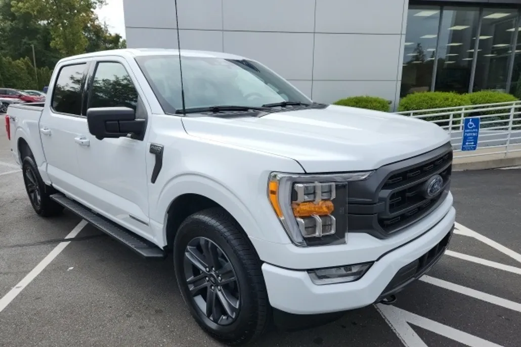 2023 Ford F-150 XLT photo 1