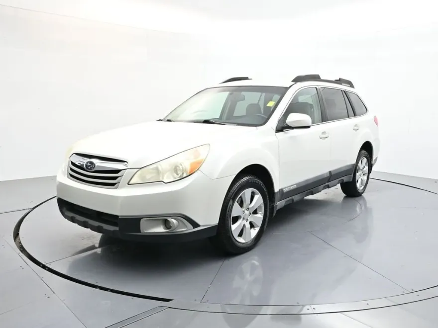 2011 Subaru Outback 2.5i Premium photo 1