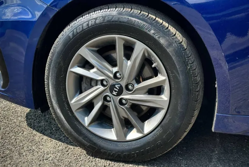 2019 Kia Optima LX photo 1