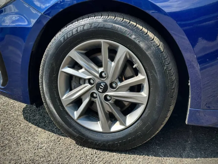 2019 Kia Optima LX photo 1