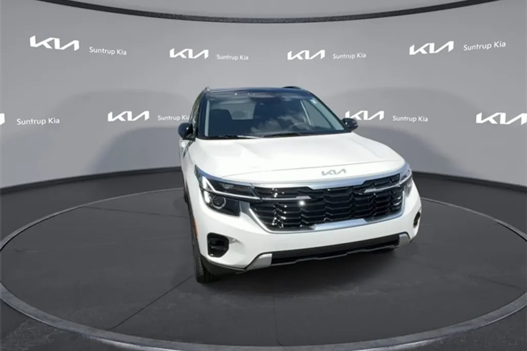 2025 Kia Seltos S photo 1