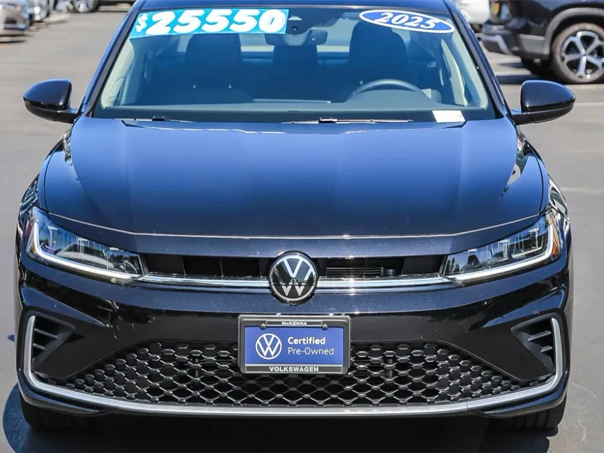 2025 Volkswagen Jetta SE photo 1