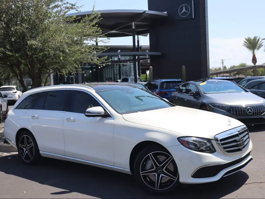 2018 Mercedes Benz E 400 4MATIC photo 1