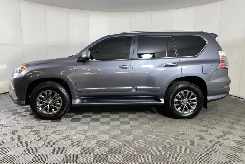 2018 Lexus GX 460 Luxury photo 1