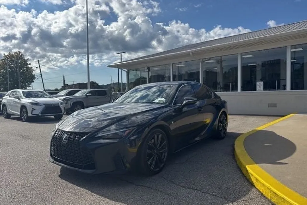 2022 Lexus IS 350 F SPORT photo 1
