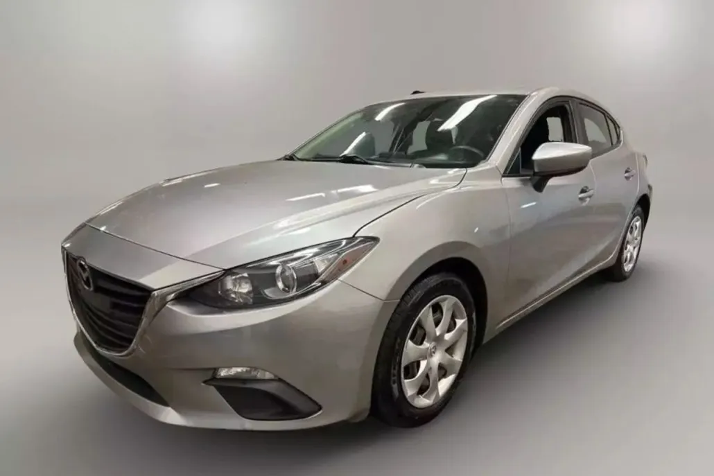 2015 Mazda Mazda3 i Sport Hatchback photo 1