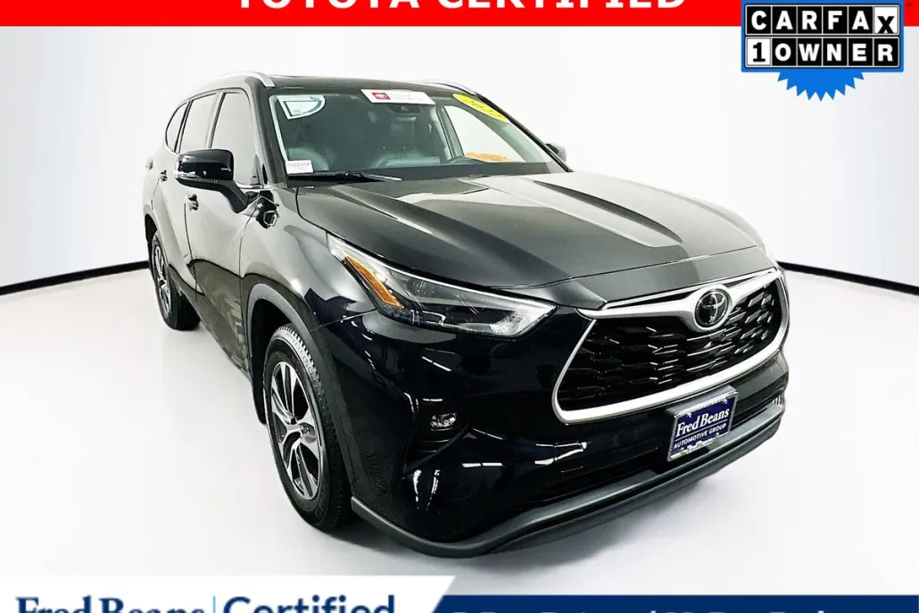 2022 Toyota Highlander XLE photo 1