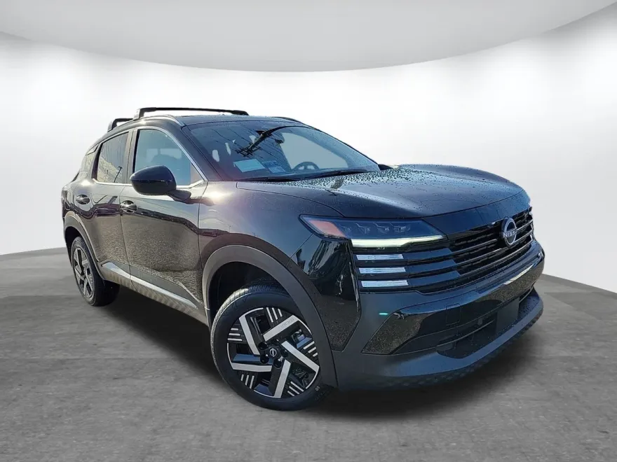 2025 Nissan Kicks SV photo 1